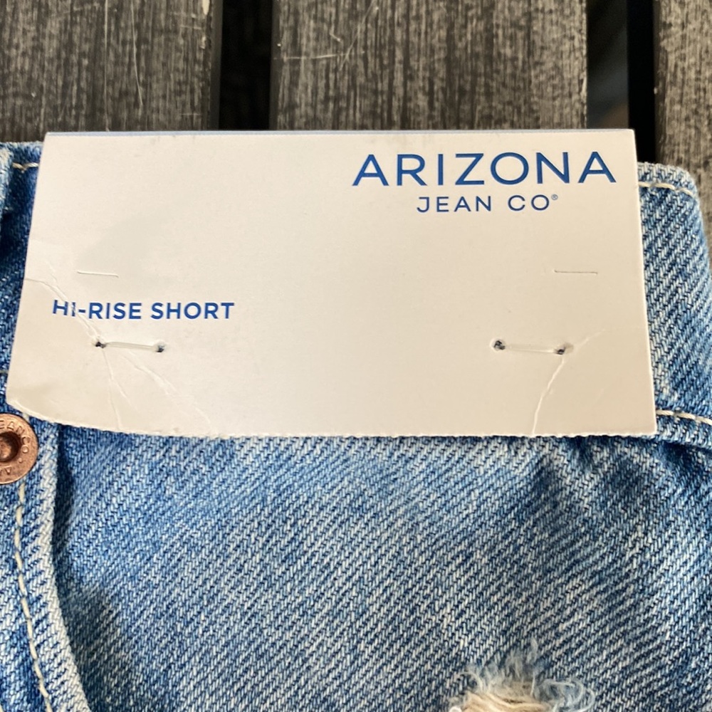 Woman’s junior Arizona cut off Hi-rise shorts size 9 - Picture 4 of 12